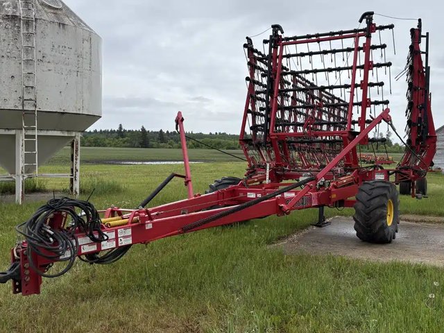 2017 Bourgault XR770 Herse