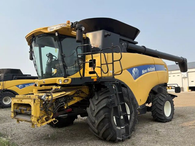 2013 New Holland CX8080 Batteuse