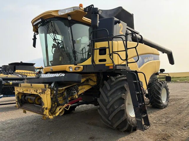 2009 New Holland CX8080 Batteuse