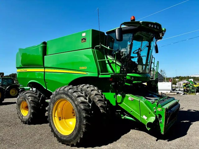 2013 John Deere S660 Batteuse