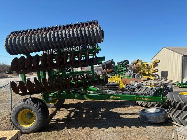 2021 John Deere 2680H Déchaumeuse