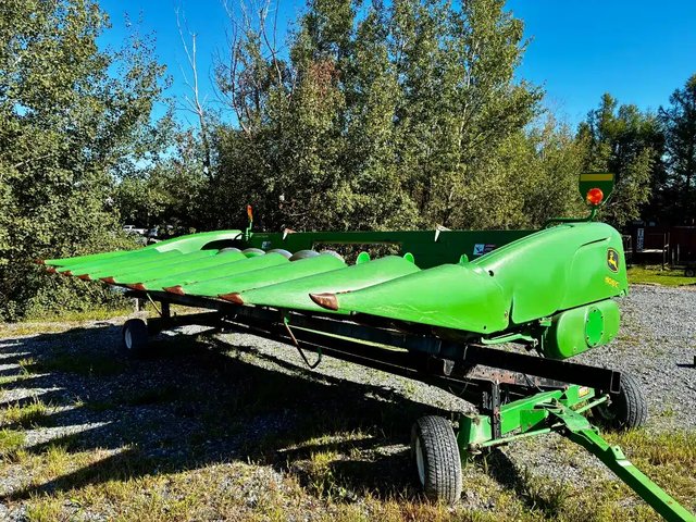 2010 John Deere 608C Nez - Maïs