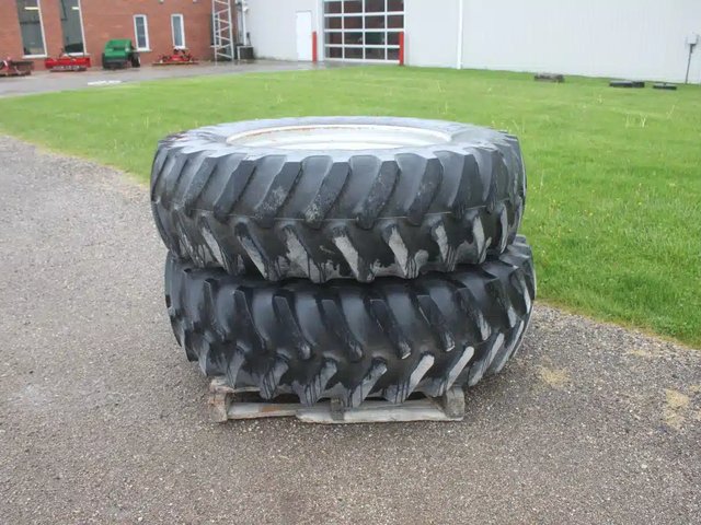 Firestone 18.4-38 Pneus