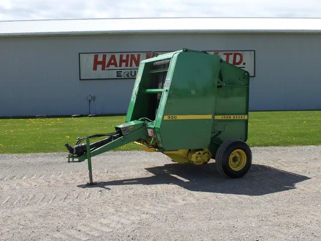 John Deere 330 Presse à Balle Ronde