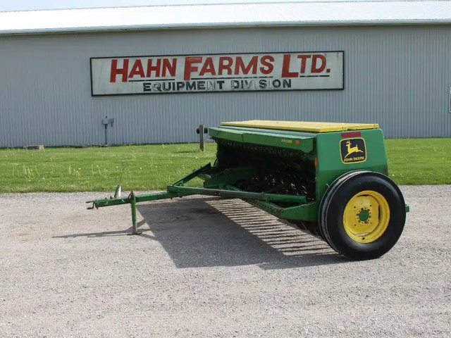 John Deere 8300 Semoir