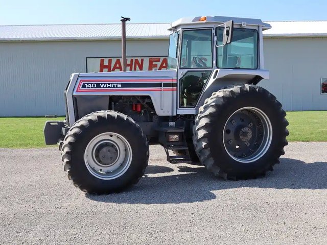 1988 White 140 Tracteur