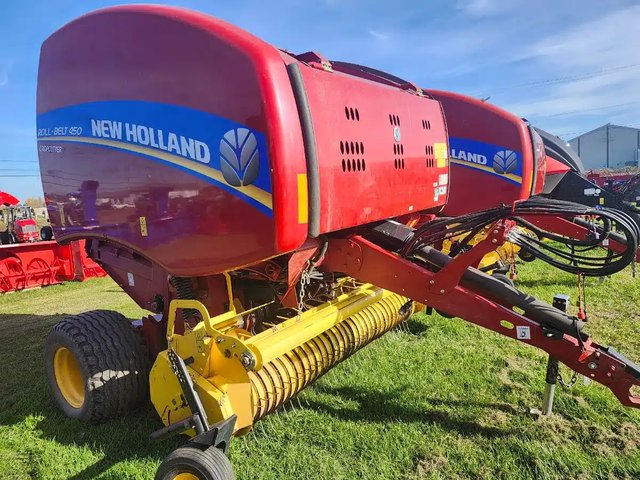 New Holland ROLL-BELT 450 Presse à Balle Ronde