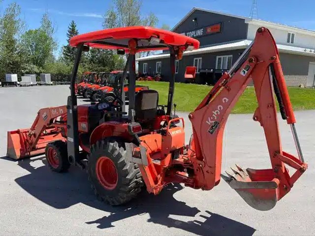 2022 Kubota B26 Rétrocaveuse