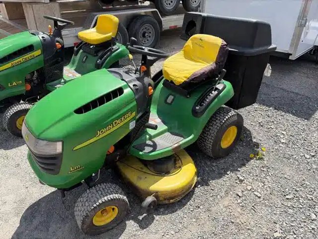 2005 John Deere L111 Tracteur à pelouse