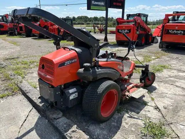 Kubota ZD1211 Tondeuse à rayon de braquage zéro