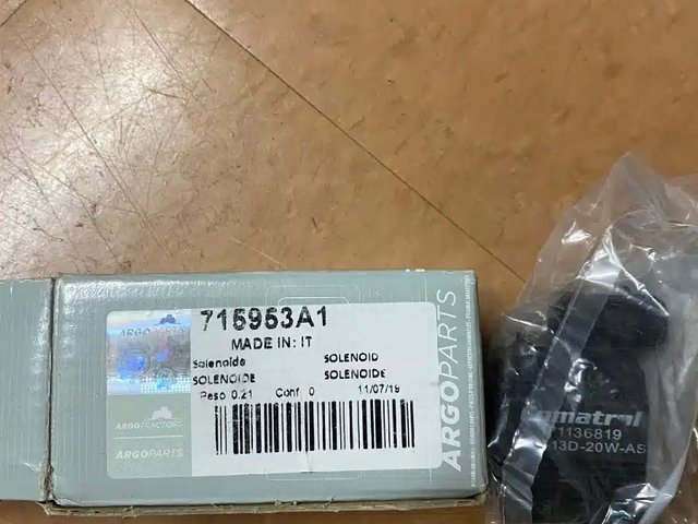 McCormick Solenoide 715953A1 pièces - neuves et usagées