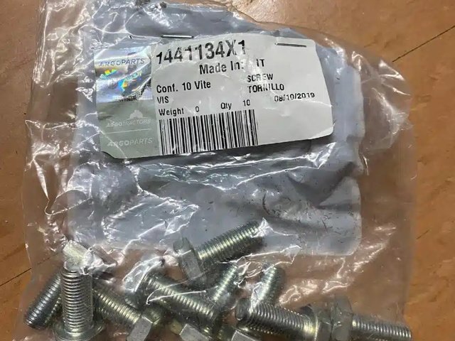 McCormick Vis 1441134X1 x9 pièces - neuves et usagées