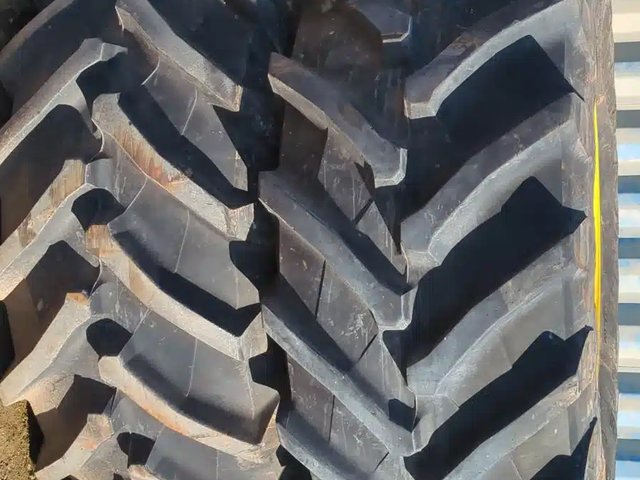 Trelleborg 710/75R42 Pneus