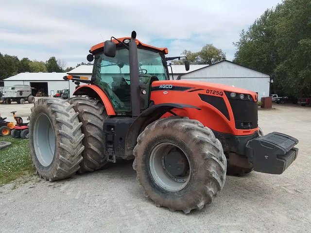 2009 Agco DT250B Tracteur