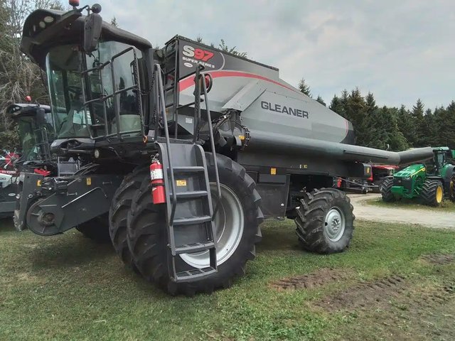 2020 Gleaner S97 Batteuse
