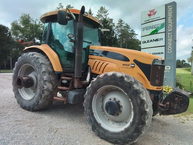 2007 Challenger MT555B Tracteur