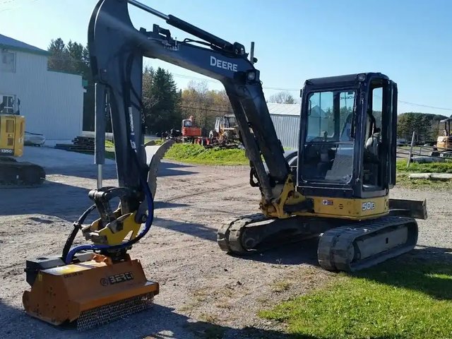 Berti Commandez tôt! Plusieurs broyeurs en inventaire! Grand choix pour tracteur et pelle excavatrice