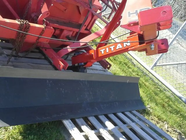Titan 7' Gratte