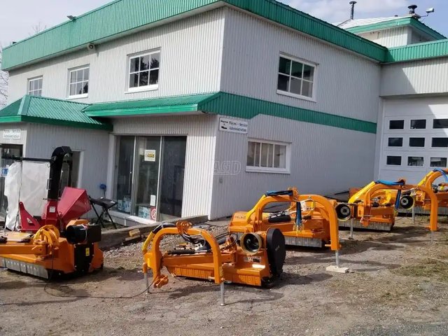 Berti broyeur- débroussailleur, sur 3ième points pour tracteur ou excavatrice, solide et efficace, nos broyeur à marteau