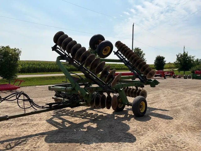 John Deere 235 Disque
