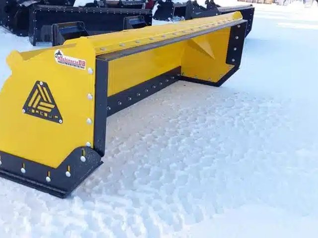 2026 Norequip 96 Gratte à neige