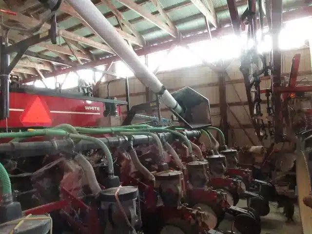 White 6824 Planteur