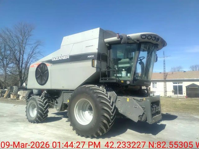 2010 Gleaner R66 Batteuse