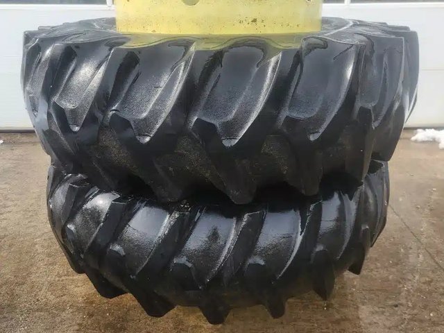 Firestone 20.8-38 Roues double