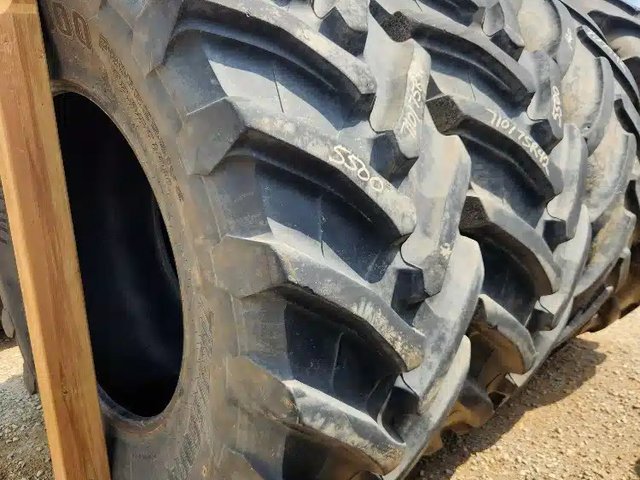 Trelleborg 710/75R42 Pneus