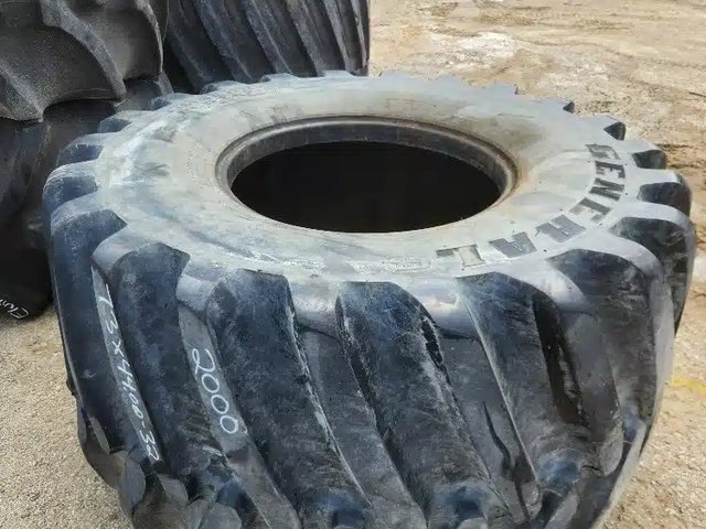 General Tire 77x44.00-32 Pneus