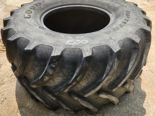 Goodyear 900/55R32 Pneus