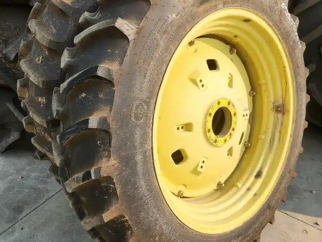 Firestone 15.5-38 Pneus et roues