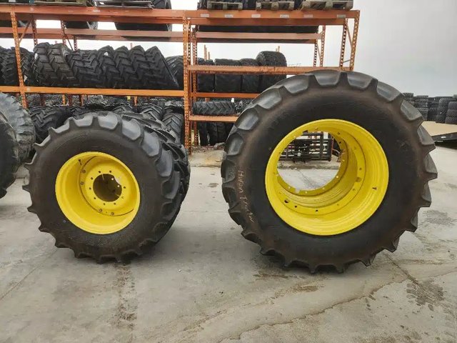 Mitas 650/65R38 & 540/65R28 Pneus et roues