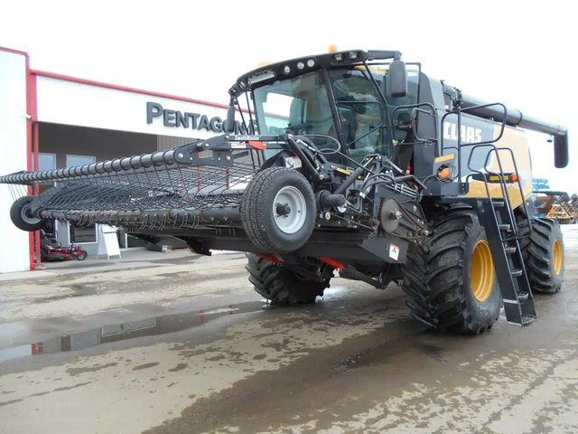 2011 CLAAS LEXION 760 Batteuse