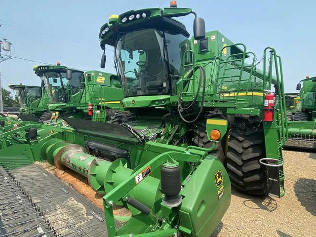 2018 John Deere S790 Batteuse