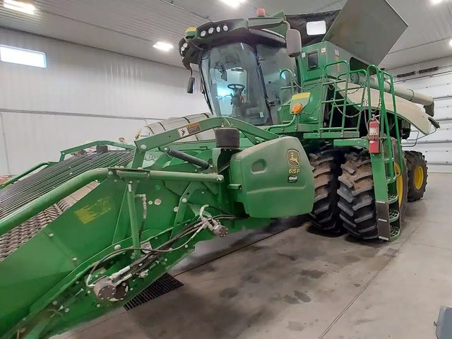 2018 John Deere S790 Batteuse