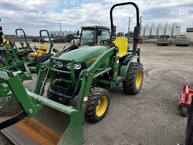 2011 John Deere 2320 Tracteur