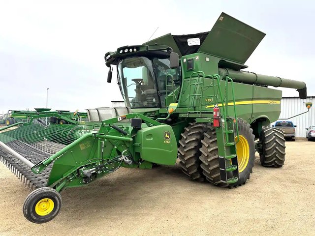 2021 John Deere S790 Batteuse
