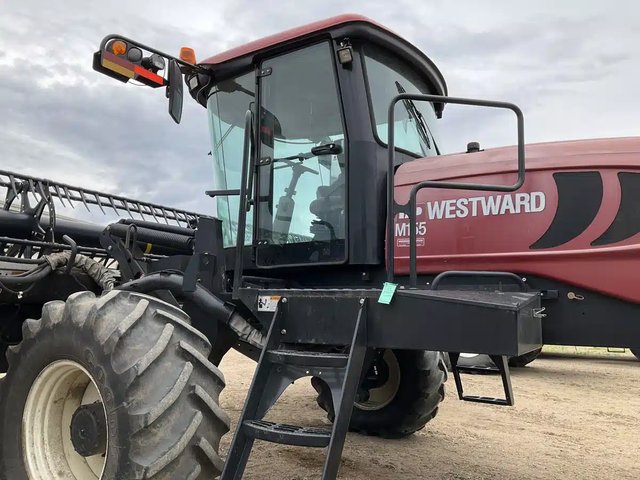 2012 MacDon M155 Andaineur