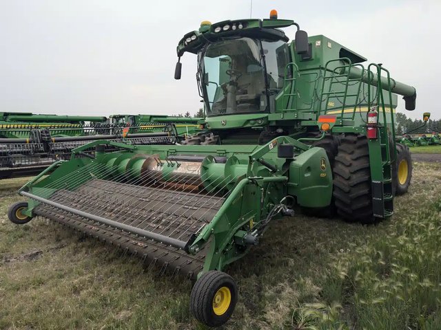 2016 John Deere S680 Batteuse
