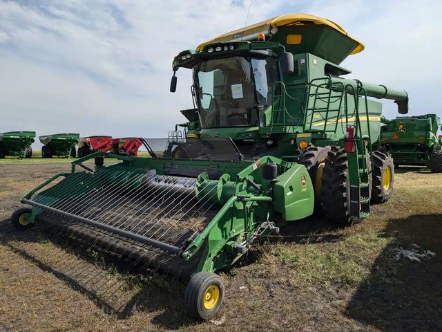 2015 John Deere S680 Batteuse