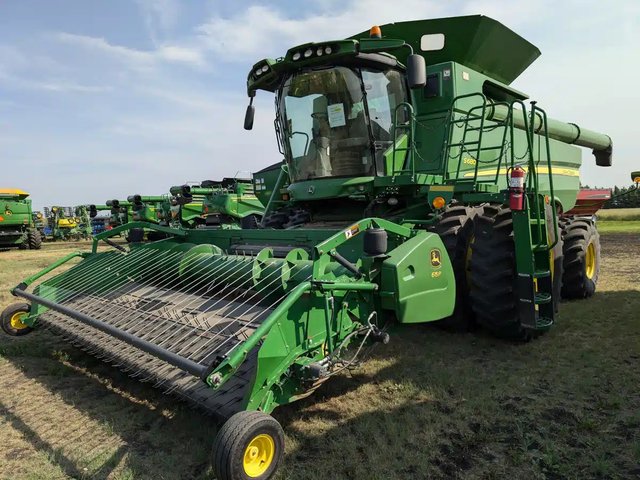 2016 John Deere S680 Batteuse
