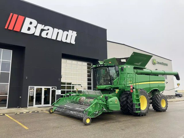 2018 John Deere S780 Batteuse