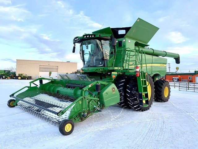 2021 John Deere S790 Batteuse