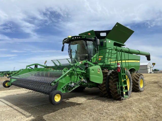 2018 John Deere S790 Batteuse