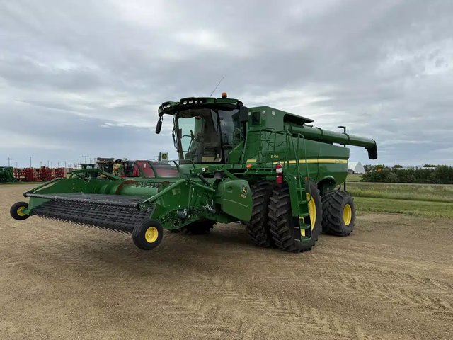 2018 John Deere S790 Batteuse