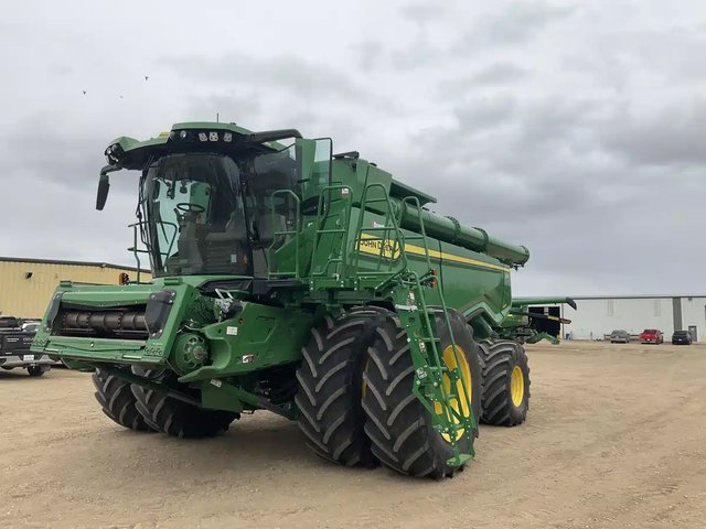 2023 John Deere X9 1100 Batteuse