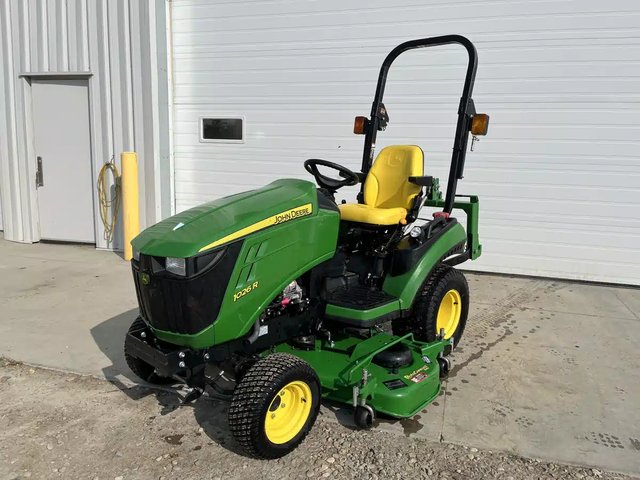 2012 John Deere 1026R Tracteur