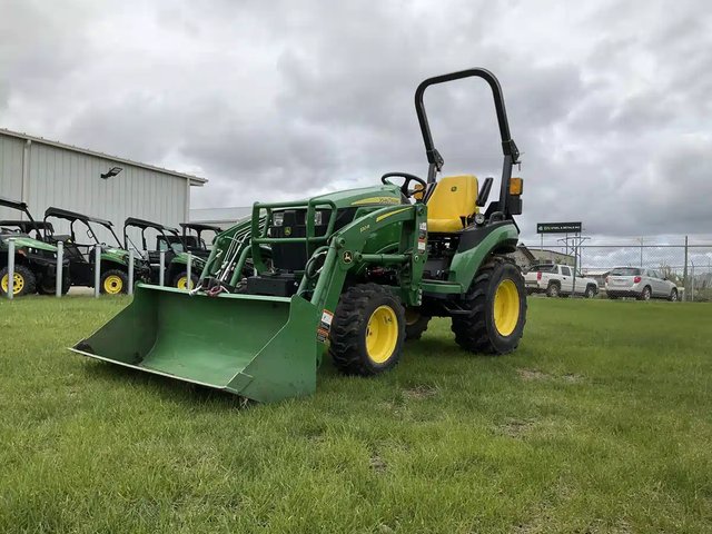 2022 John Deere 2025R Tracteur
