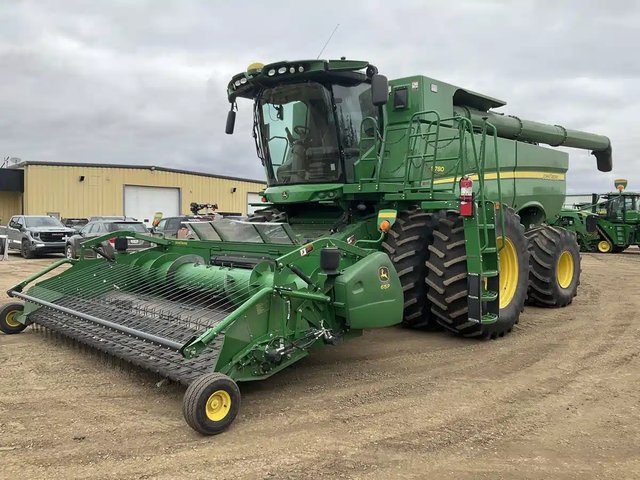 2021 John Deere S780 Batteuse